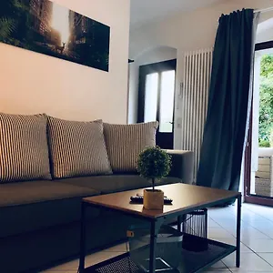 https://helles-2-raum-apartment-mit-eigener-terrasse-dresden-altstadt.dresdenhotels.net